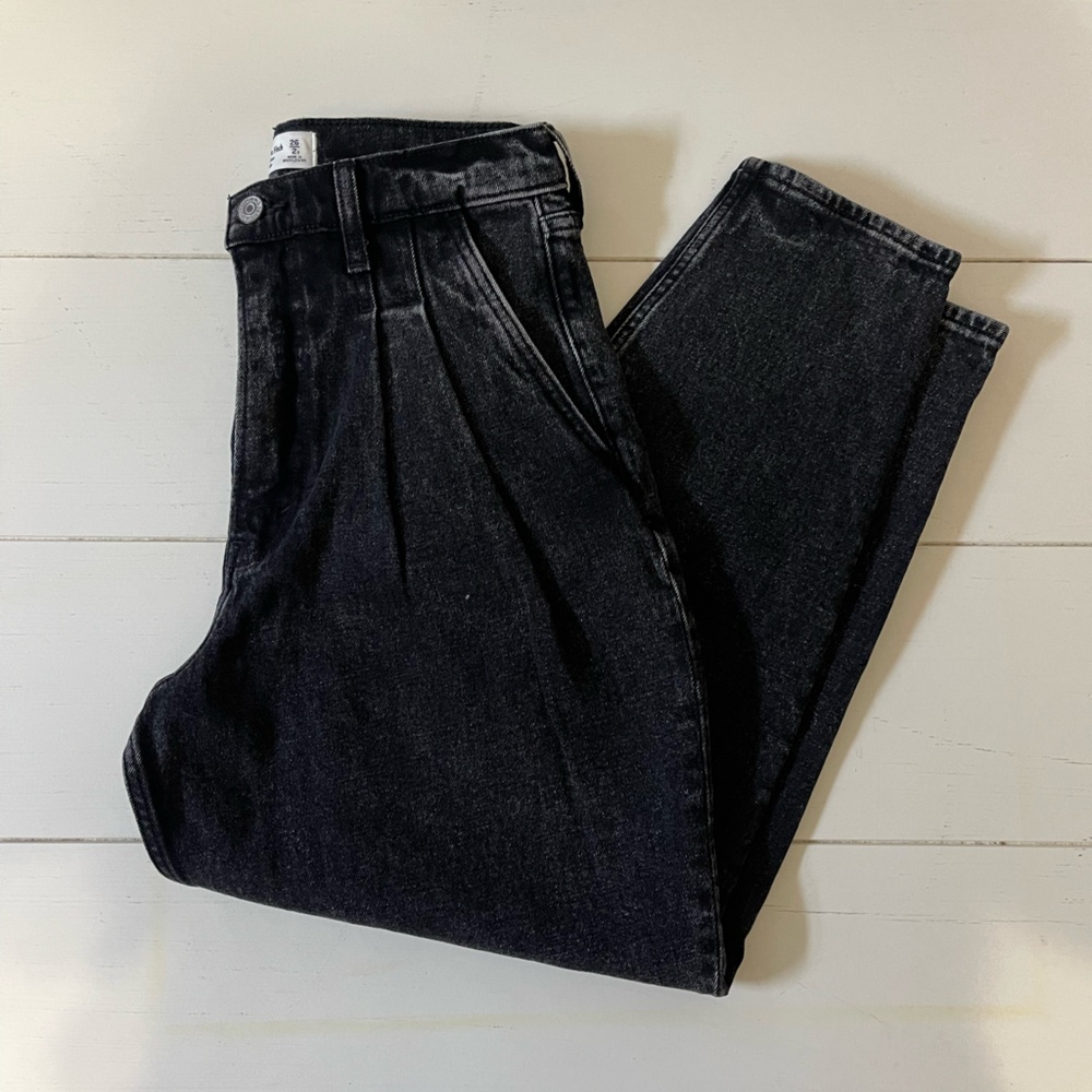 Abercrombie and Fitch The 80's Mom Jeans